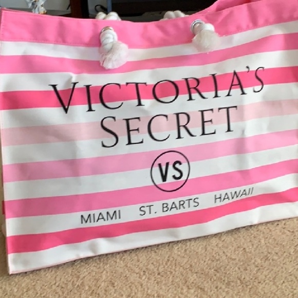 ♡New Victoria's Secret large tote w/ slippers♡ - Picture 3 of 4